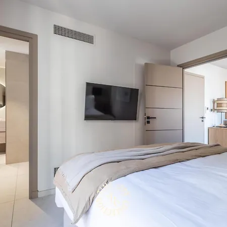 Apartment A&a By Time Off Collection *