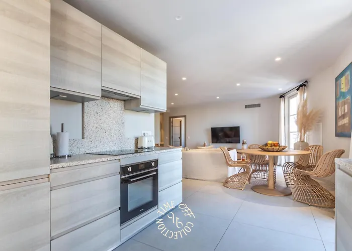 A&a By Time Off Collection *